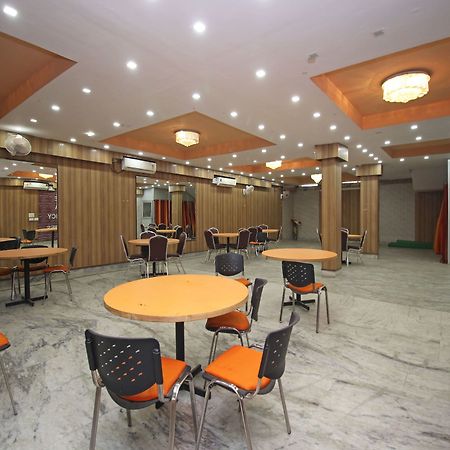 Oyo 576 Hotel Shree Kanta Residency Гургаон Экстерьер фото