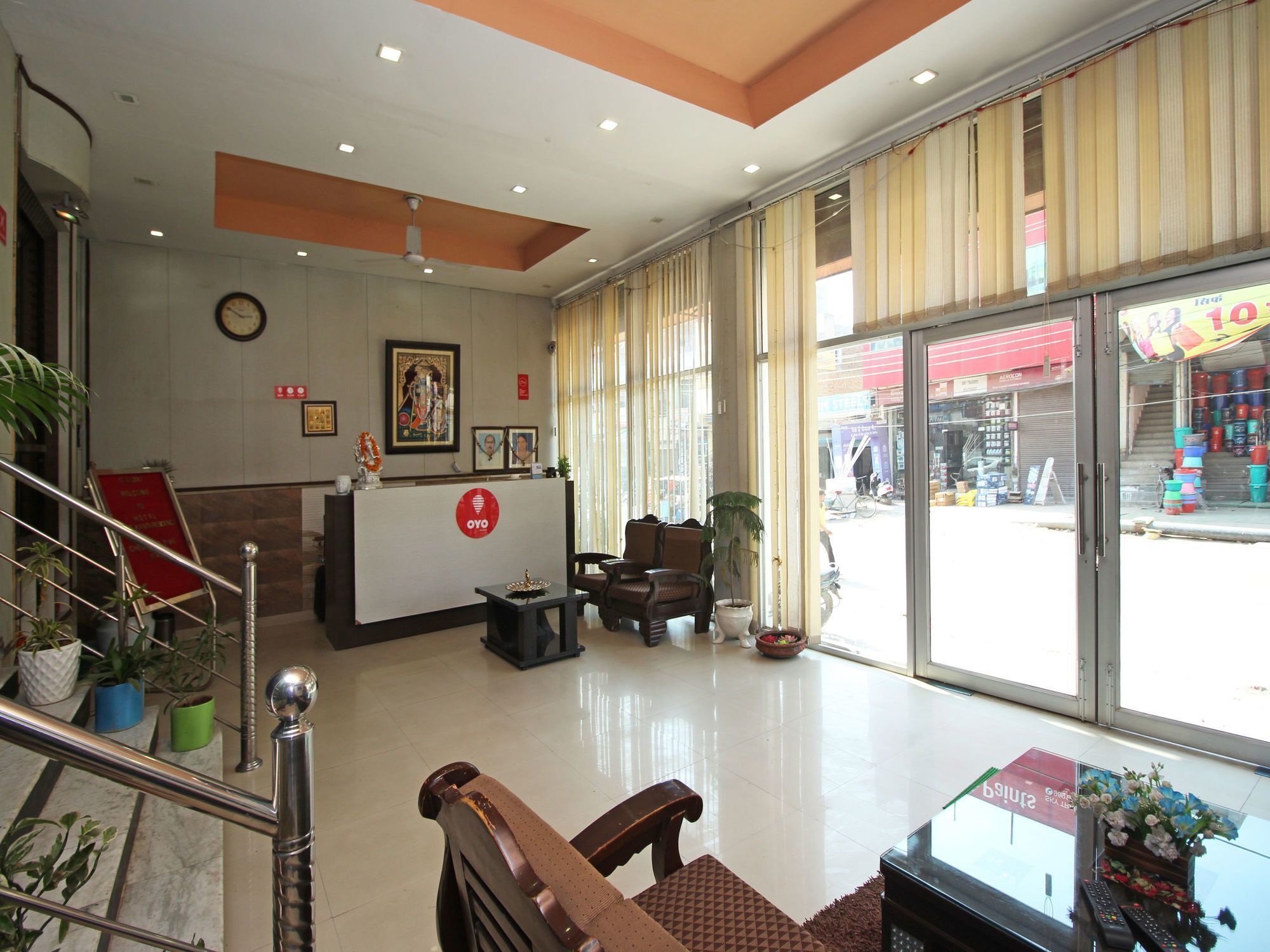 Oyo 576 Hotel Shree Kanta Residency Гургаон Экстерьер фото