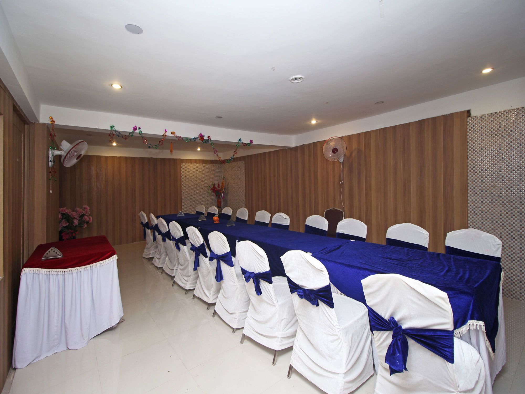 Oyo 576 Hotel Shree Kanta Residency Гургаон Экстерьер фото